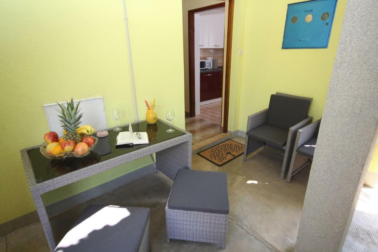 Two Bedroom Apartment, Nice Neighborhood, Free Parking, Wifi Póla Kültér fotó