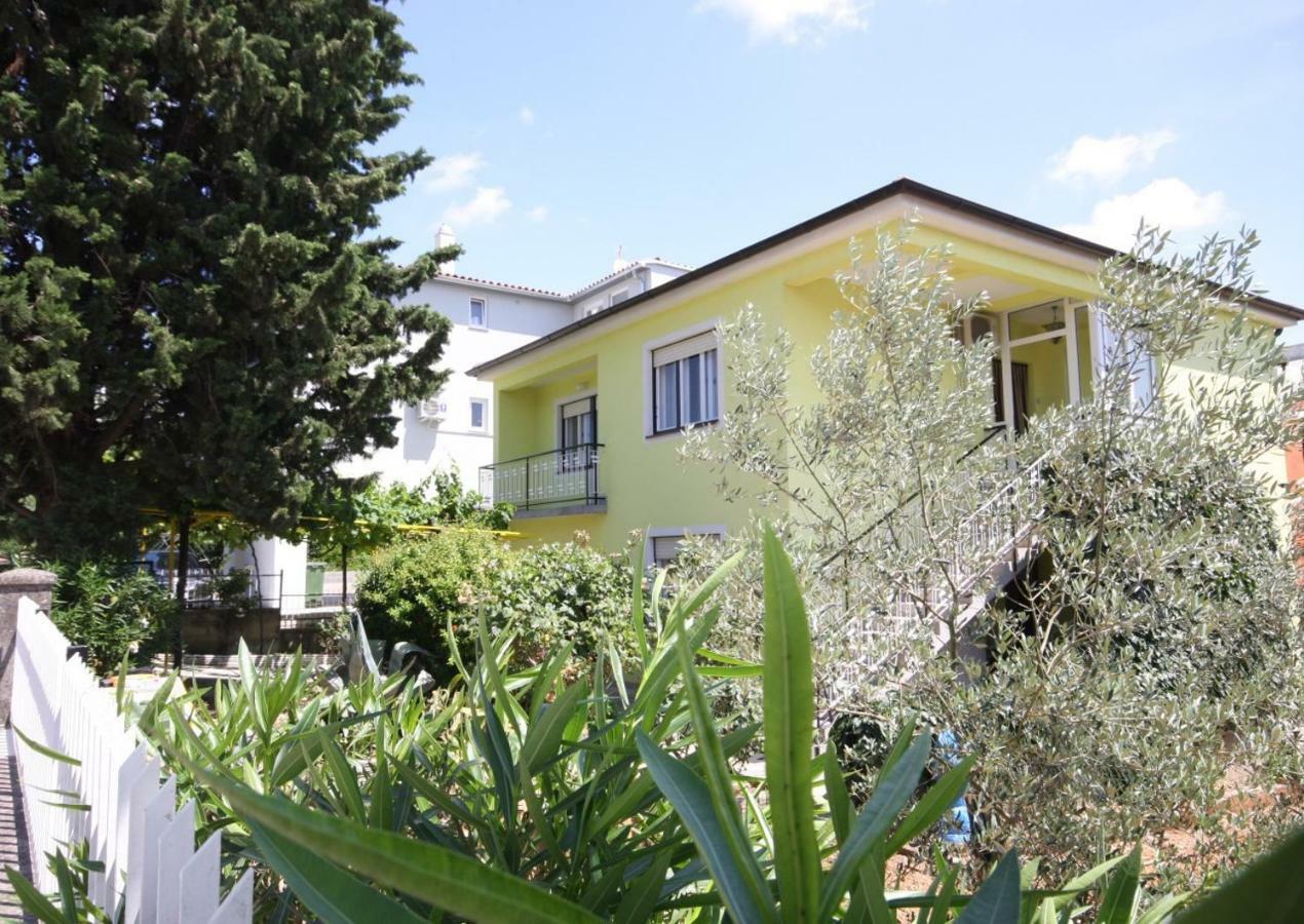Two Bedroom Apartment, Nice Neighborhood, Free Parking, Wifi Póla Kültér fotó