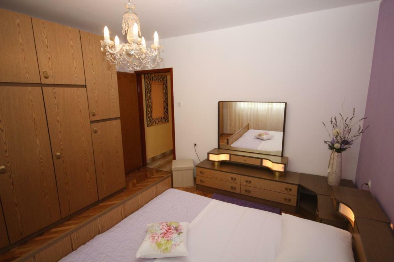 Two Bedroom Apartment, Nice Neighborhood, Free Parking, Wifi Póla Kültér fotó