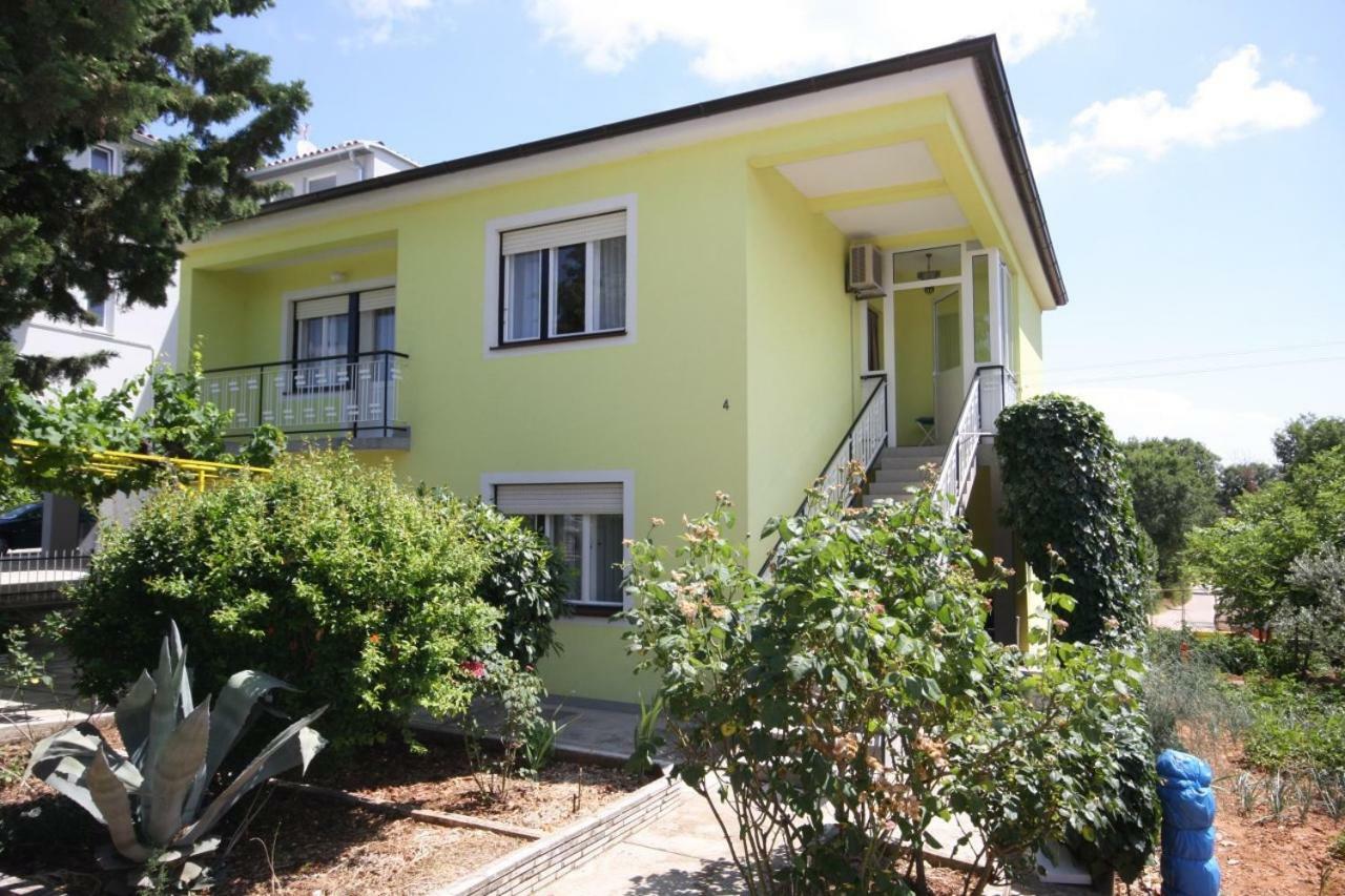 Two Bedroom Apartment, Nice Neighborhood, Free Parking, Wifi Póla Kültér fotó