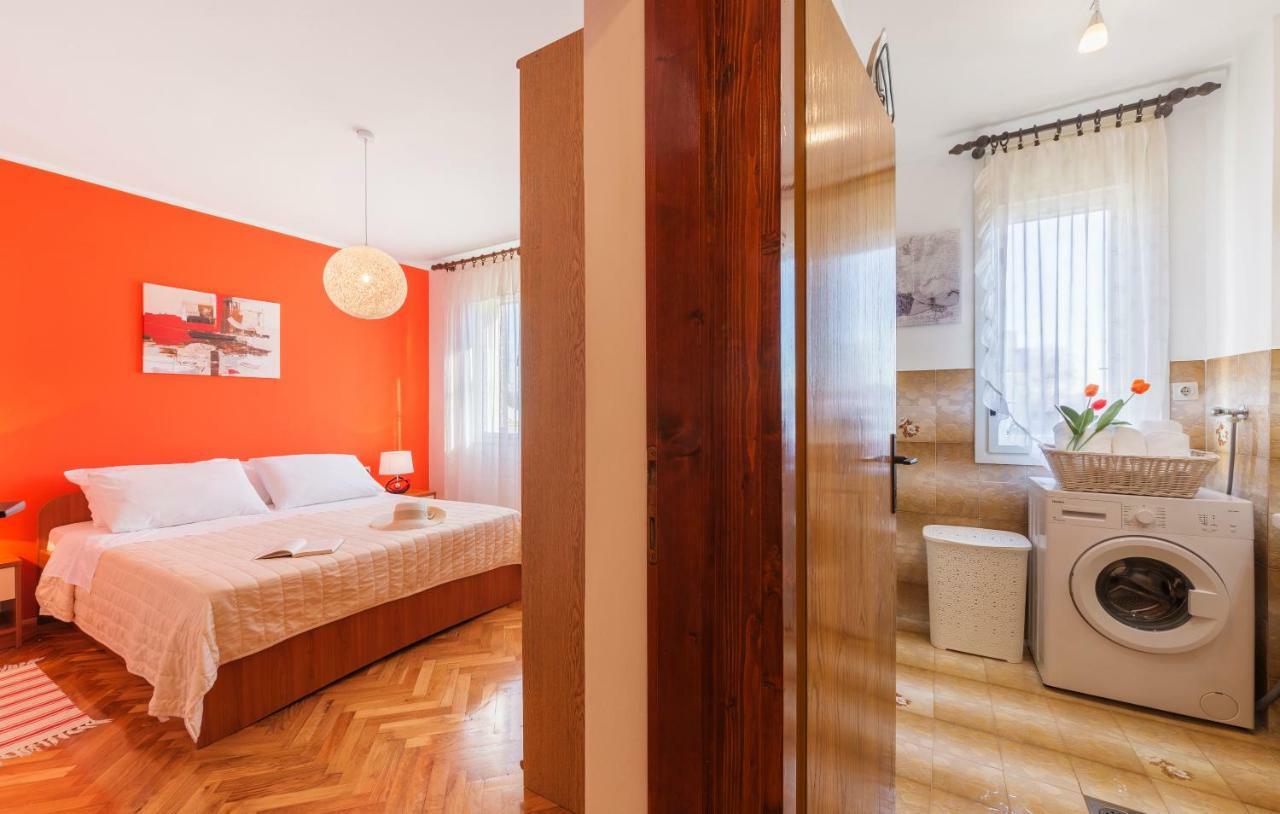 Two Bedroom Apartment, Nice Neighborhood, Free Parking, Wifi Póla Kültér fotó