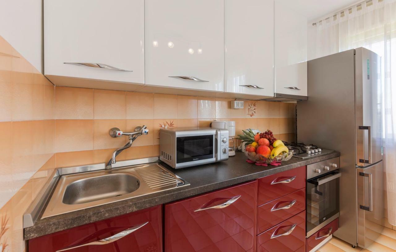 Two Bedroom Apartment, Nice Neighborhood, Free Parking, Wifi Póla Kültér fotó