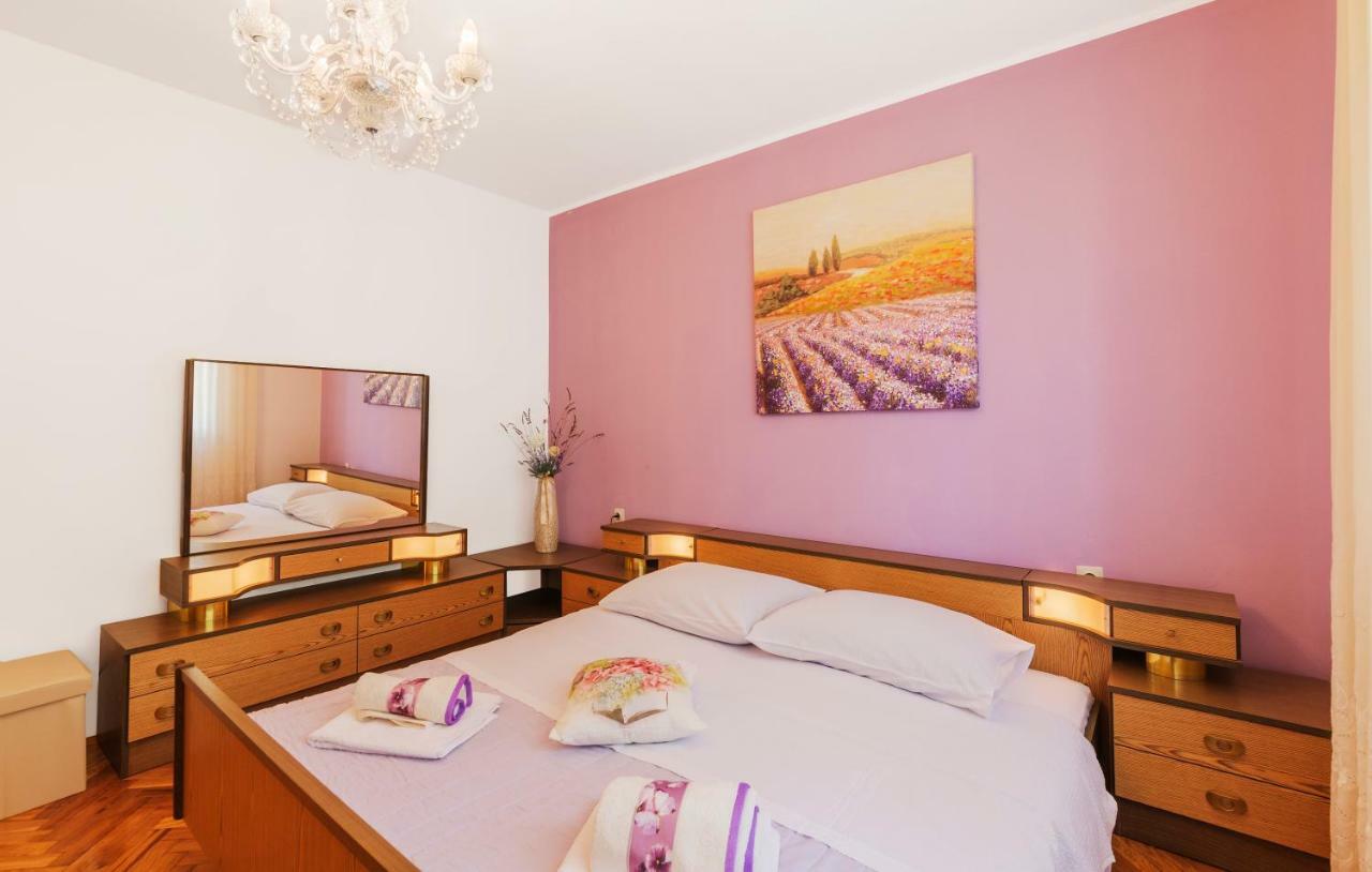 Two Bedroom Apartment, Nice Neighborhood, Free Parking, Wifi Póla Kültér fotó